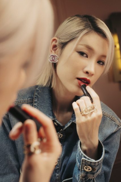 專訪創作歌手陳蕾,感受CHANEL Rouge Allure Velvet紅熱情和熱血唇色力量!