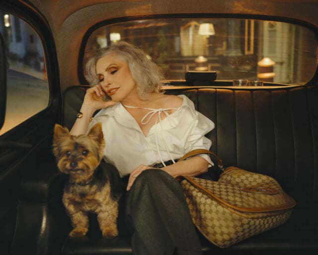 Gucci Blondie 手袋重磅回歸!找來「Blondie」樂團女主唱 Debbie Harry 驚喜亮相廣告大片⋯⋯
